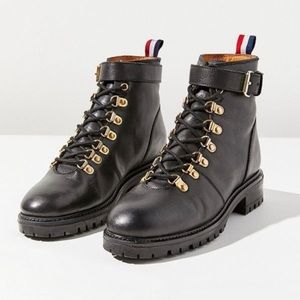 New UO hiking boots😍